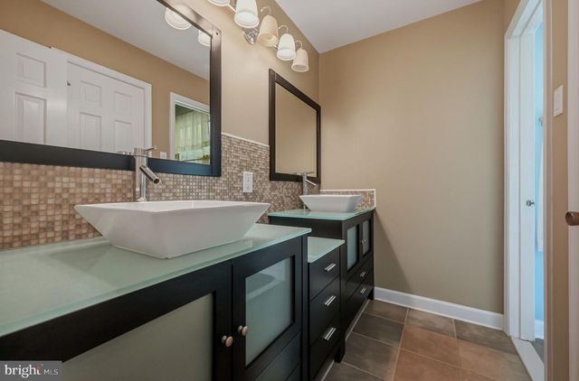844 SUMMERSET DR, Hockessin, DE 19707