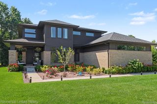 4083 Inverrary Court, Commerce Charter Township, MI 48382