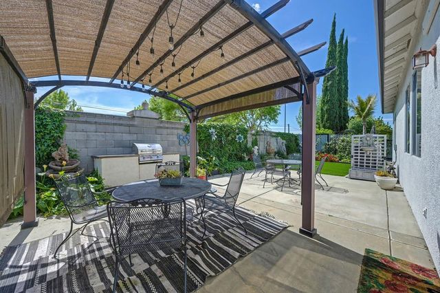3613 Saint John Rd, West Sacramento, CA 95691