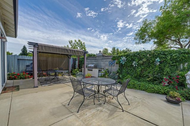 3613 Saint John Rd, West Sacramento, CA 95691