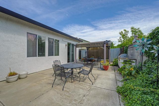 3613 Saint John Rd, West Sacramento, CA 95691