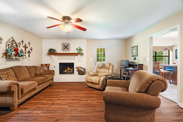 325 Key West Road, Reno, TX 75460