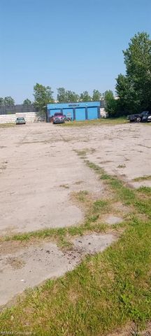 9400 Roselawn Street, Detroit, MI 48204