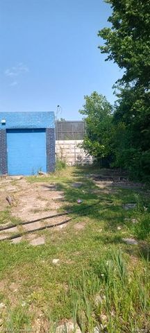 9400 Roselawn Street, Detroit, MI 48204