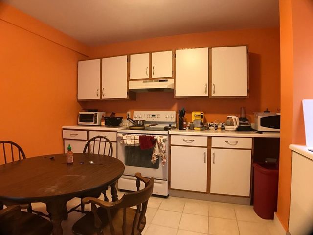 33 Dennison Street 1, Newport, RI 02840