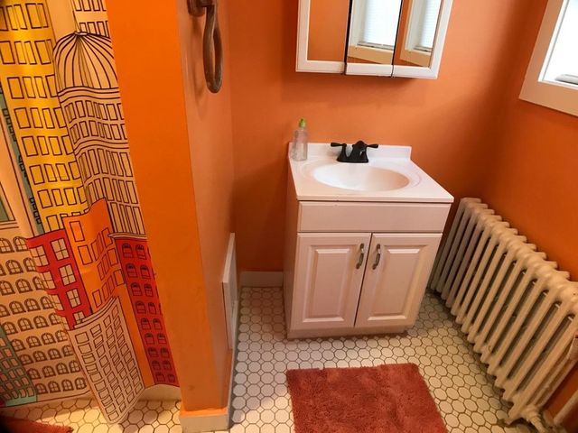 33 Dennison Street 1, Newport, RI 02840