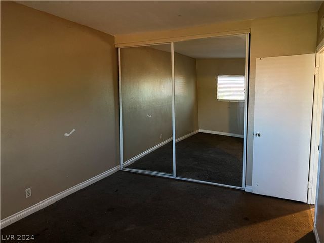 221 Brookside Lane C, Las Vegas, NV 89107