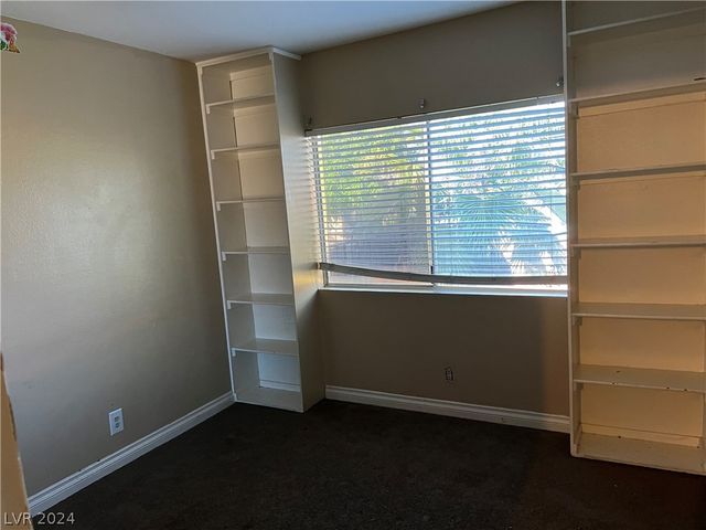 221 Brookside Lane C, Las Vegas, NV 89107