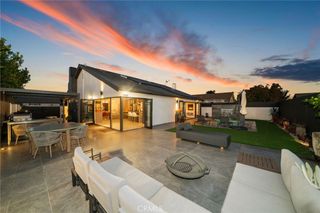 985 Begonia Avenue, Costa Mesa, CA 92626