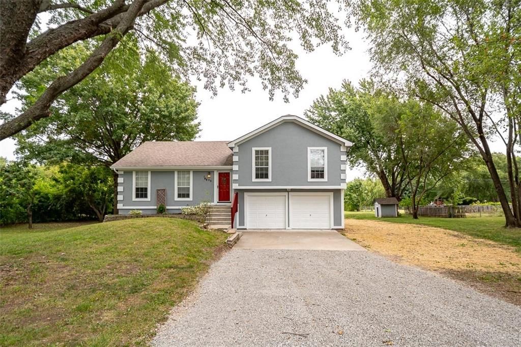 14405 Greentree Drive, Olathe, KS 66061