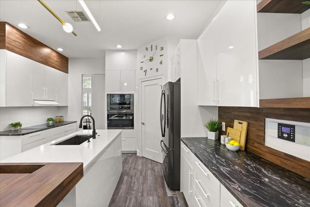 987 BRIGHTWATER CIRCLE, Maitland, FL 32751