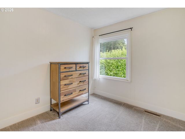 7015 N BURRAGE Ave, Portland, OR 97217