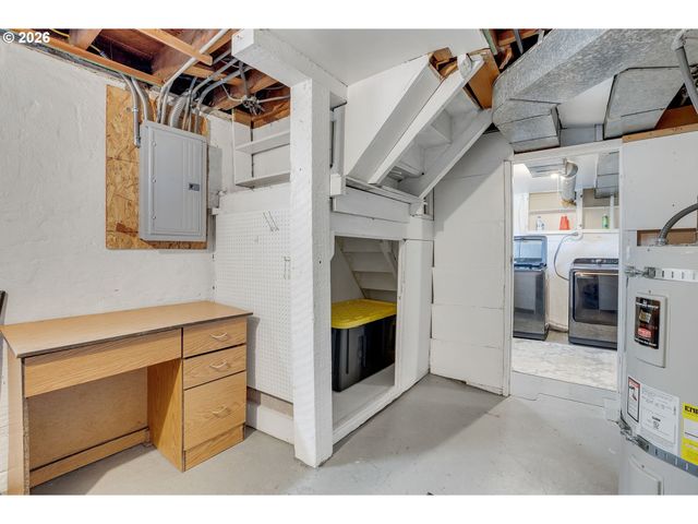 7015 N BURRAGE Ave, Portland, OR 97217
