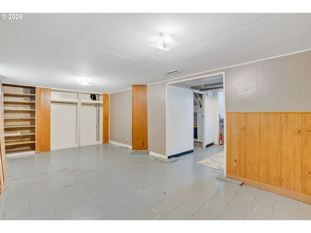 7015 N BURRAGE Ave, Portland, OR 97217