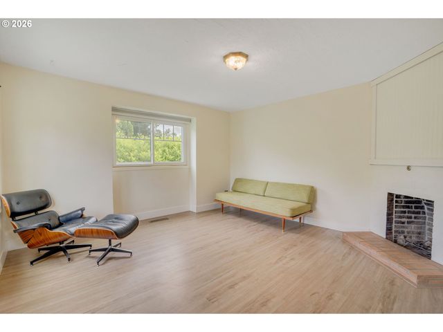7015 N BURRAGE Ave, Portland, OR 97217