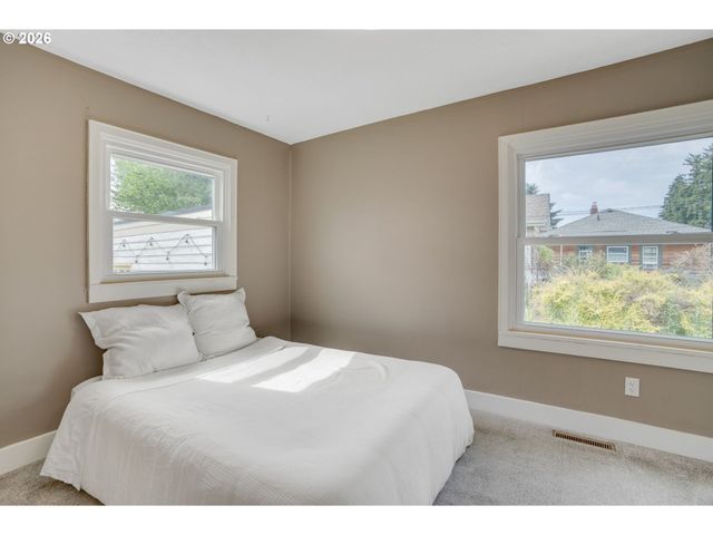 7015 N BURRAGE Ave, Portland, OR 97217