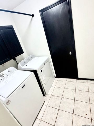 3831 Wetmore Ridge, San Antonio, TX 78247