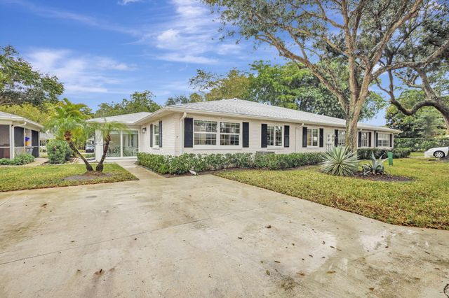 10164 S 45th Way S, Boynton Beach, FL 33436