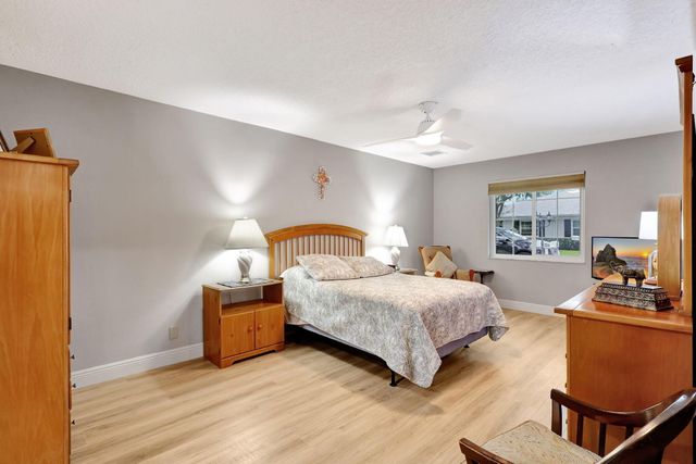 10164 S 45th Way S, Boynton Beach, FL 33436