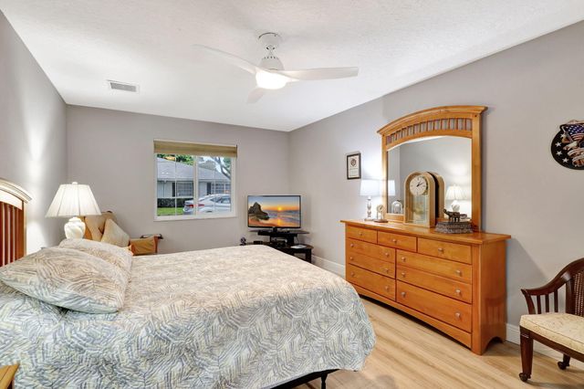 10164 S 45th Way S, Boynton Beach, FL 33436