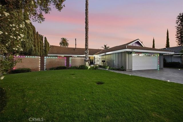 310 W Westway, Orange, CA 92865