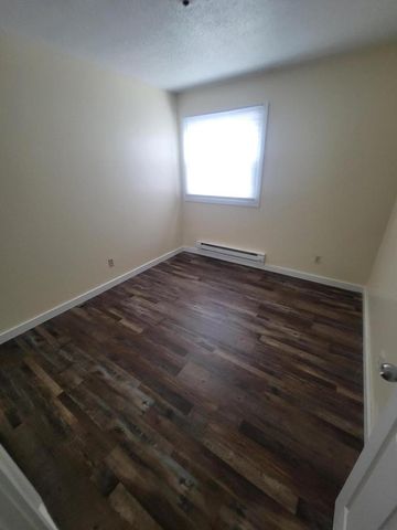 421 10th STREET N, La Crosse, WI 54601