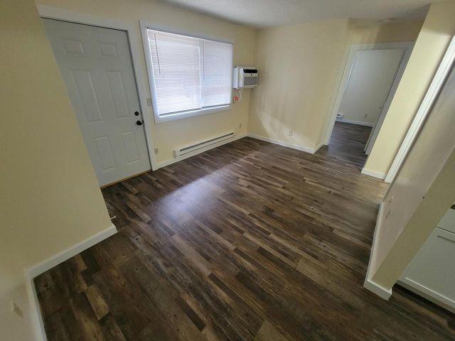 421 10th STREET N, La Crosse, WI 54601