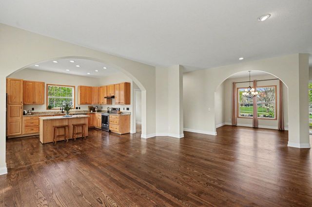 6094 Summit Curve S, Cottage Grove, MN 55016