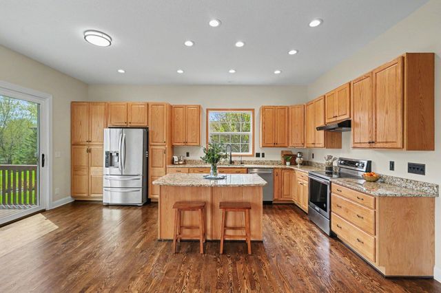 6094 Summit Curve S, Cottage Grove, MN 55016