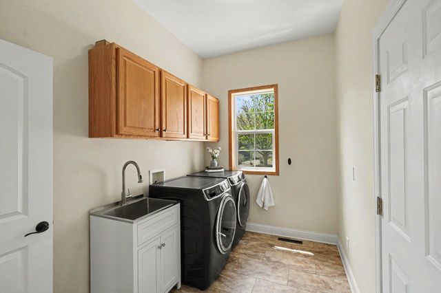 6094 Summit Curve S, Cottage Grove, MN 55016