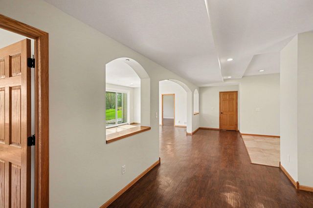 6094 Summit Curve S, Cottage Grove, MN 55016