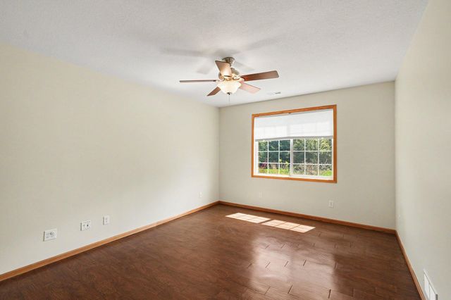 6094 Summit Curve S, Cottage Grove, MN 55016