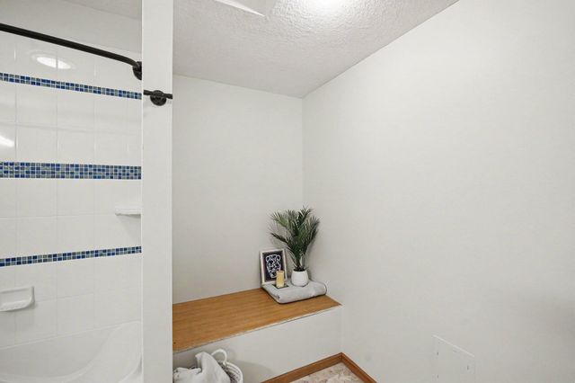 6094 Summit Curve S, Cottage Grove, MN 55016