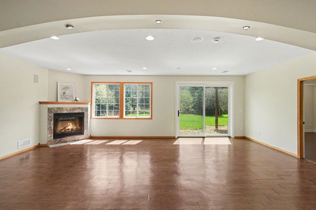 6094 Summit Curve S, Cottage Grove, MN 55016