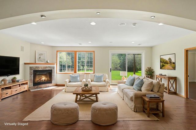 6094 Summit Curve S, Cottage Grove, MN 55016