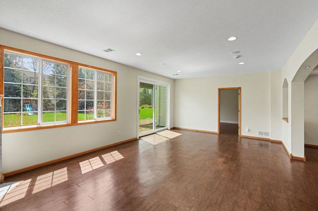 6094 Summit Curve S, Cottage Grove, MN 55016