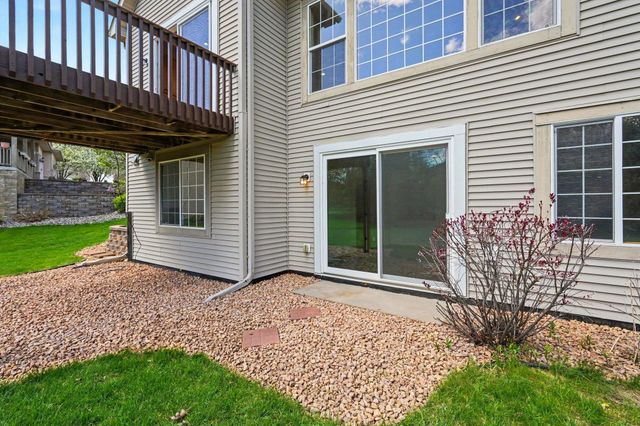 6094 Summit Curve S, Cottage Grove, MN 55016