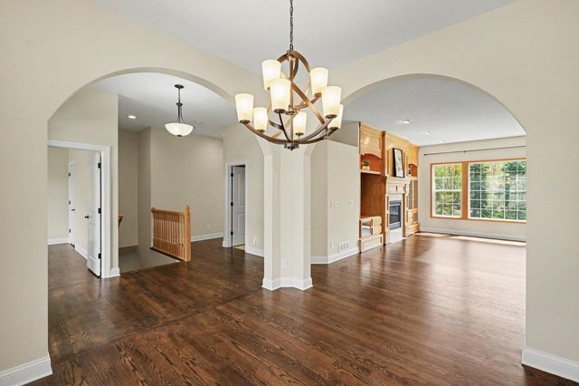 6094 Summit Curve S, Cottage Grove, MN 55016