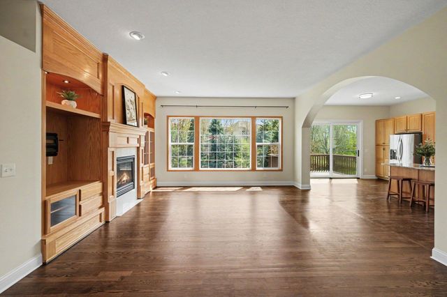 6094 Summit Curve S, Cottage Grove, MN 55016