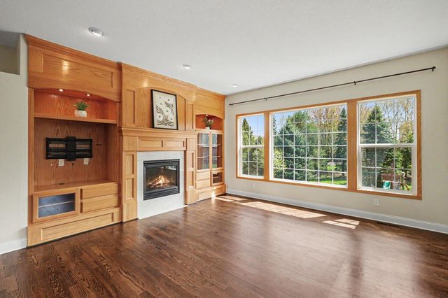6094 Summit Curve S, Cottage Grove, MN 55016