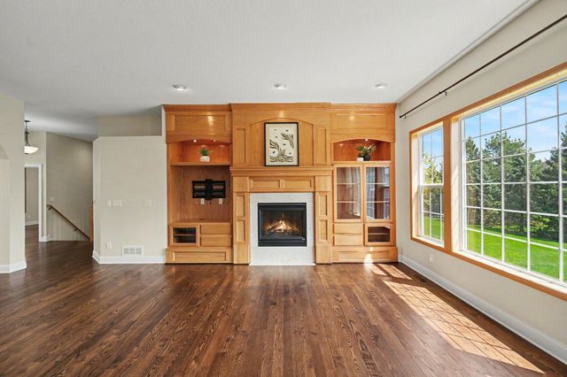 6094 Summit Curve S, Cottage Grove, MN 55016