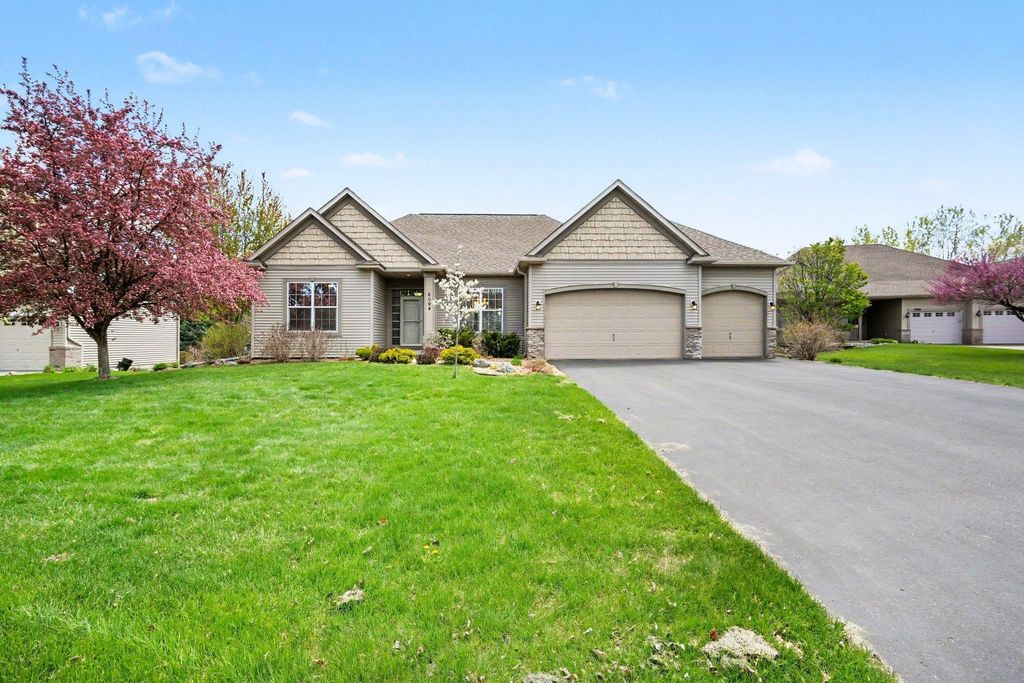 6094 Summit Curve S, Cottage Grove, MN 55016
