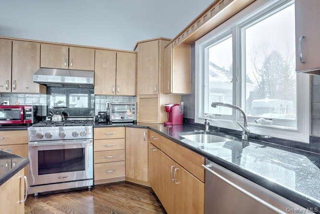 89 Spook Rock Road, Suffern, NY 10901