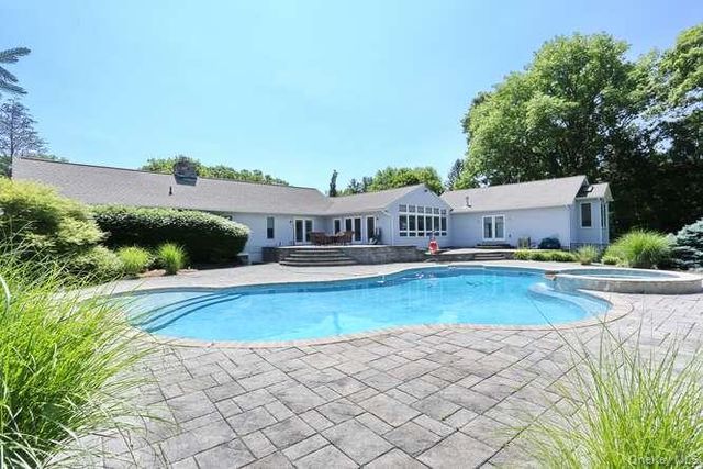 89 Spook Rock Road, Suffern, NY 10901