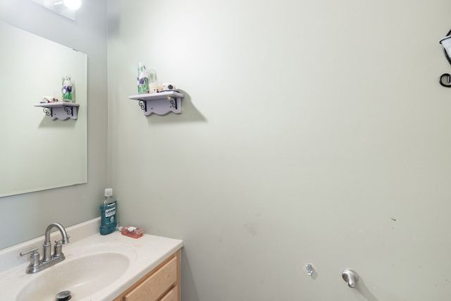 2607 W Westwood Court, Carpentersville, IL 60110