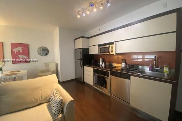 435 21st St 204, Miami Beach, FL 33139