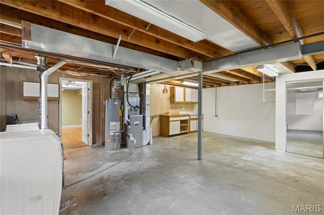 1965 Thunderbird Avenue, Florissant, MO 63033