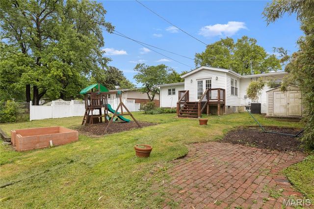1965 Thunderbird Avenue, Florissant, MO 63033