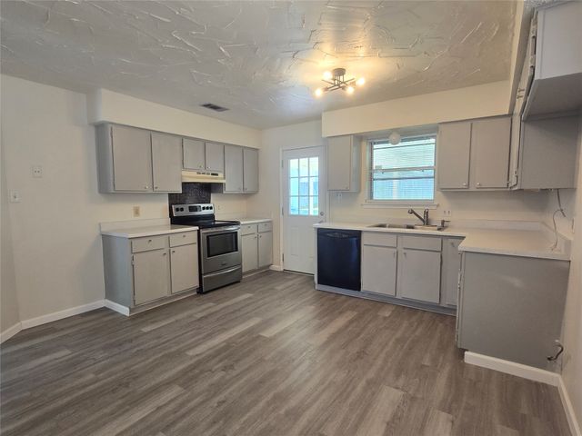 3808 Indian Wells Drive, Arlington, TX 76017
