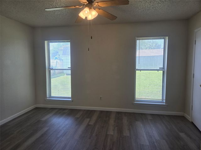 3808 Indian Wells Drive, Arlington, TX 76017